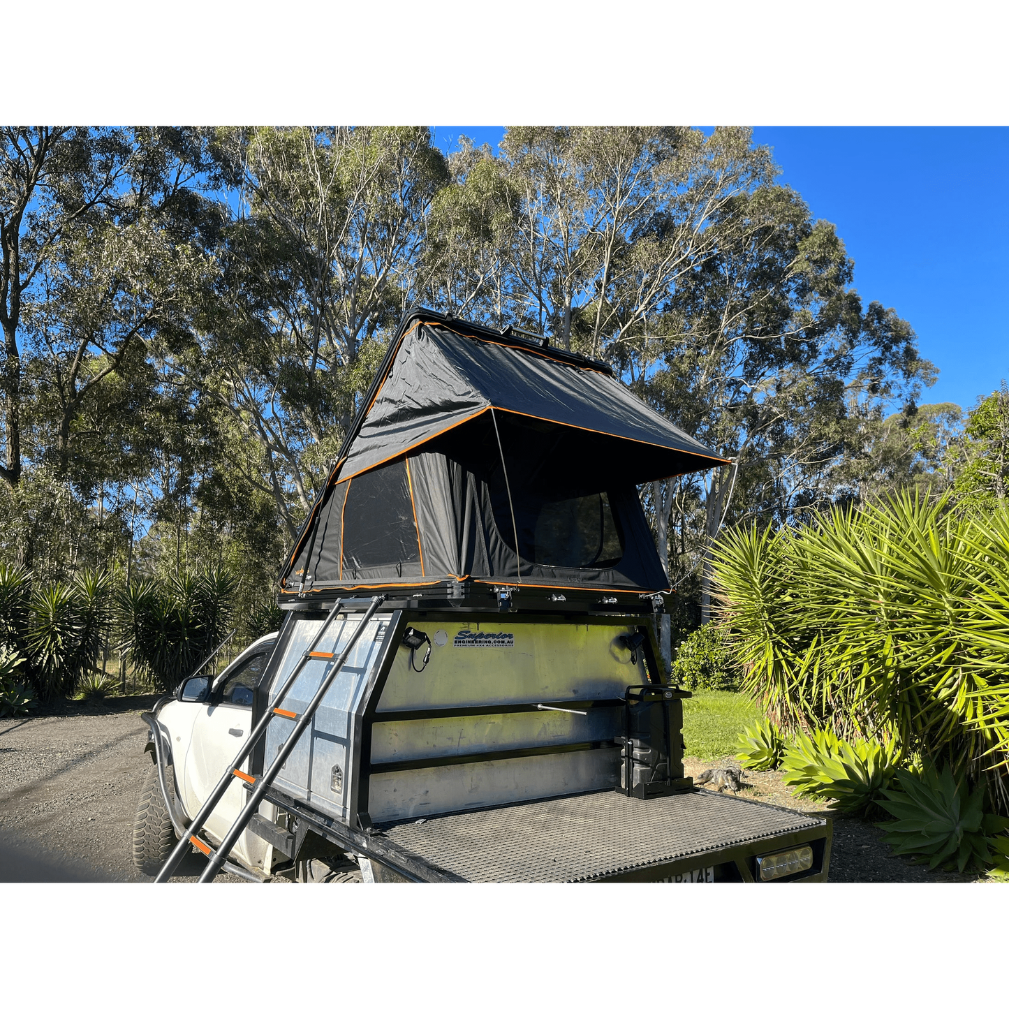 set up hard shell rooftop tent 